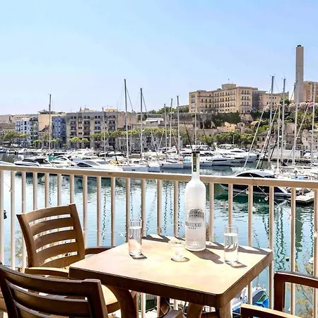 Seafront Yachtview Vallettaview Apartman *