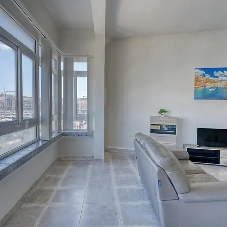 Seafront Yachtview Vallettaview Apartman