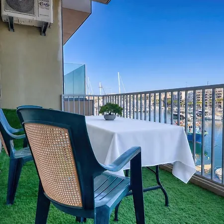 Seafront Yachtview Vallettaview Apartman *