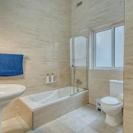 Seafront Yachtview Vallettaview Apartman