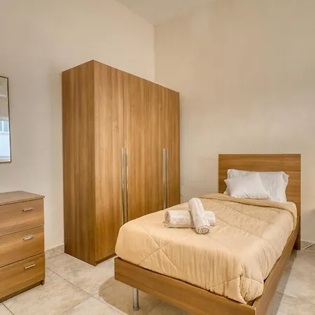 Seafront Yachtview Vallettaview Apartman *