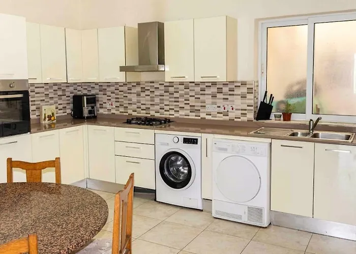 Seafront Yachtview Vallettaview Lejlighed